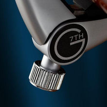 Cargar imagen en el visor de la galería, capo para guitarra plateado