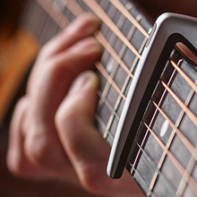 Cargar imagen en el visor de la galería, capo para guitarra plateado