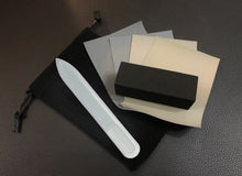 Cargar imagen en el visor de la galería, Kit de cuidado de uñas con lima de cristal mediana - GuitarSpotCR